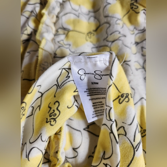 Jessica Simpson 2 - Piece Ruffle Drapey Footie and Headband Set size 3-6mos - Picture 4 of 6